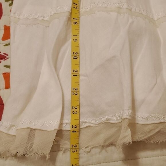 Gianni-bini Women's White Skirt - Picture 8 of 8